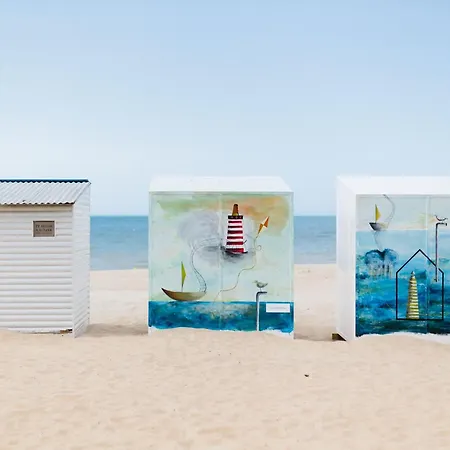 Beautiful Family On The Dunes * De Panne